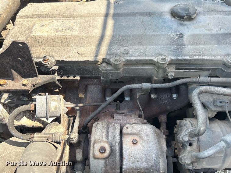 image for item EC3740 2005 GMC W4500 flatbed truck