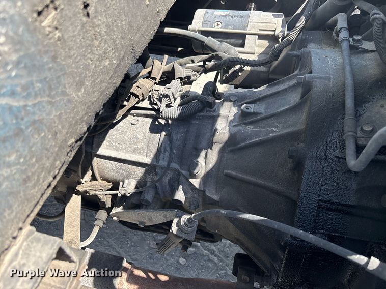 image for item EC3740 2005 GMC W4500 flatbed truck