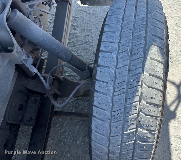 image for item EC3740 2005 GMC W4500 flatbed truck