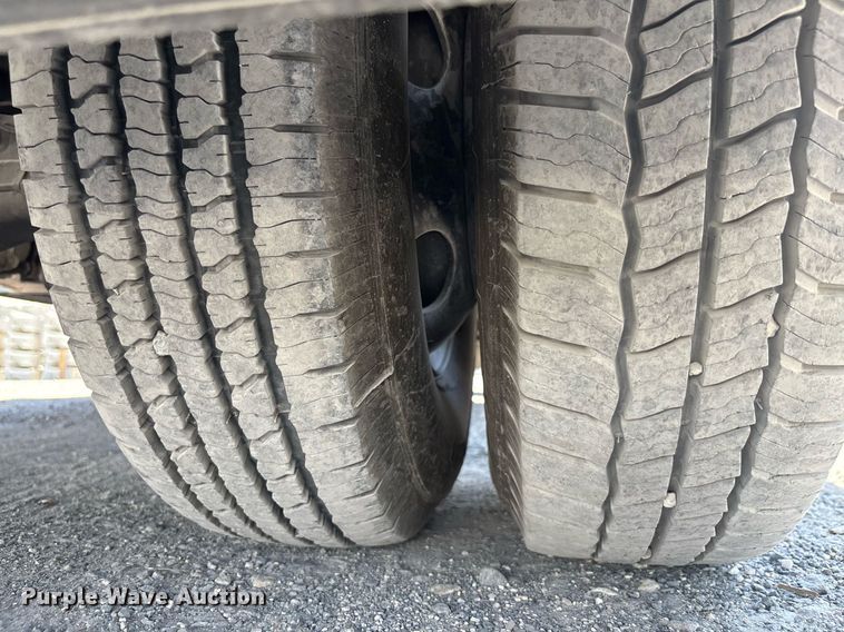 image for item EC3740 2005 GMC W4500 flatbed truck