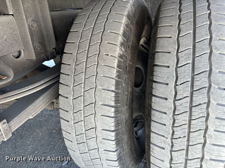 image for item EC3740 2005 GMC W4500 flatbed truck