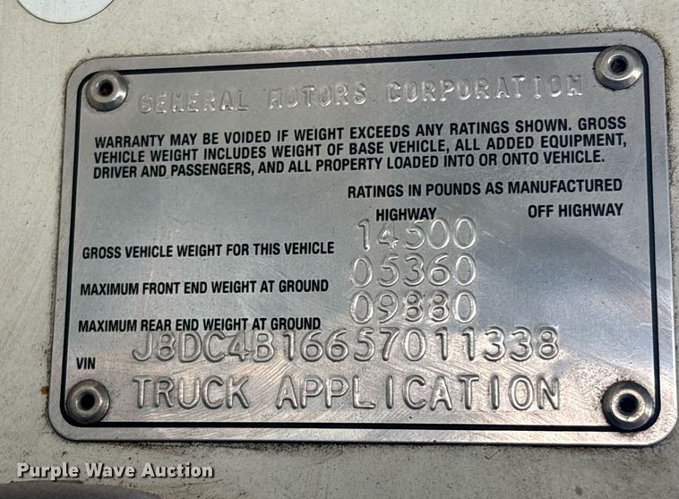 image for item EC3740 2005 GMC W4500 flatbed truck