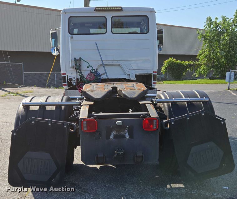 image for item EC4299 2000 Freightliner FL80 semi truck