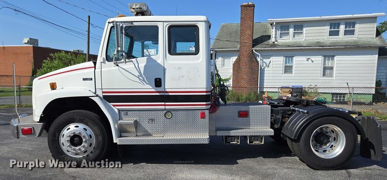 image for item EC4299 2000 Freightliner FL80 semi truck