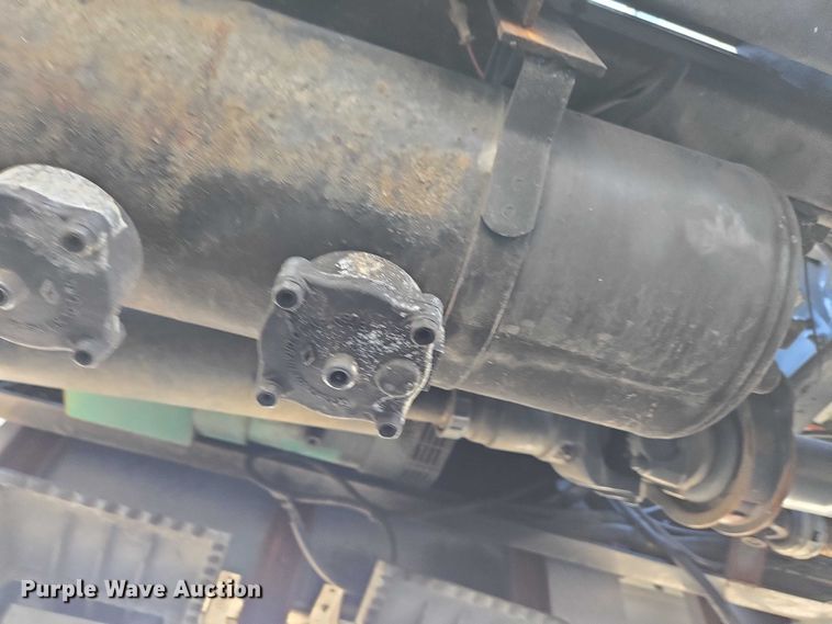 image for item EC4299 2000 Freightliner FL80 semi truck