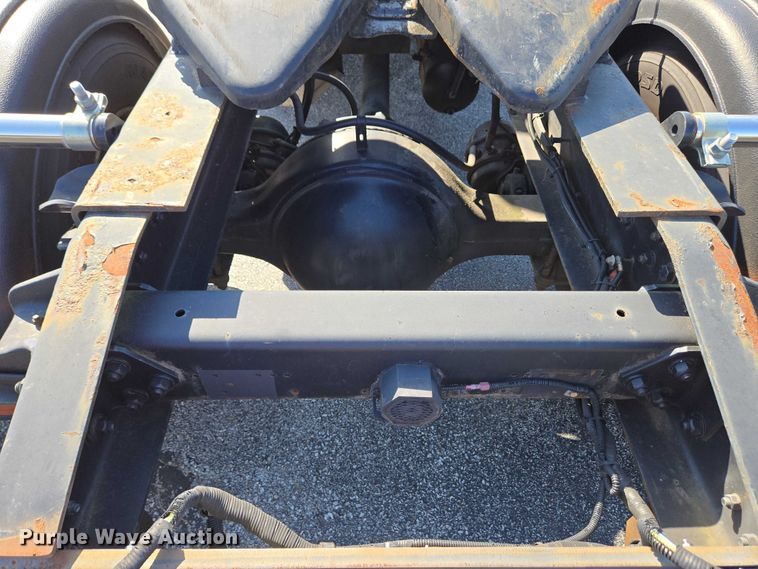 image for item EC4299 2000 Freightliner FL80 semi truck