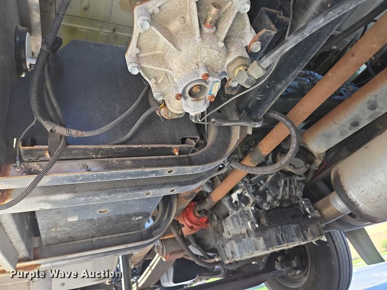 image for item EC4299 2000 Freightliner FL80 semi truck