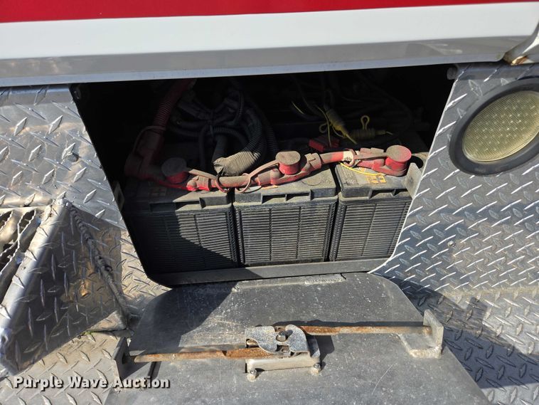 image for item EC4299 2000 Freightliner FL80 semi truck