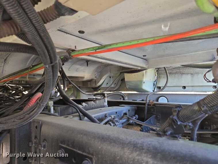 image for item EC4299 2000 Freightliner FL80 semi truck