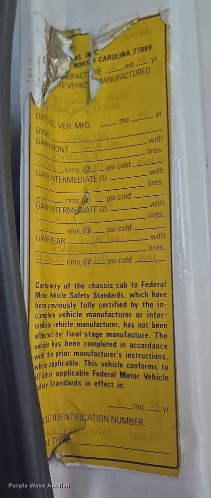 image for item EC4299 2000 Freightliner FL80 semi truck