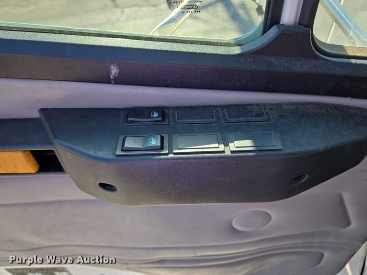 image for item EC4299 2000 Freightliner FL80 semi truck