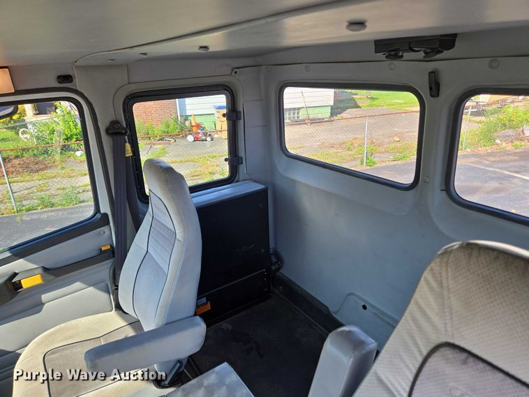 image for item EC4299 2000 Freightliner FL80 semi truck