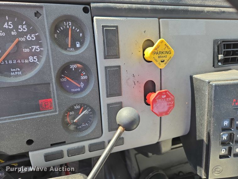 image for item EC4299 2000 Freightliner FL80 semi truck