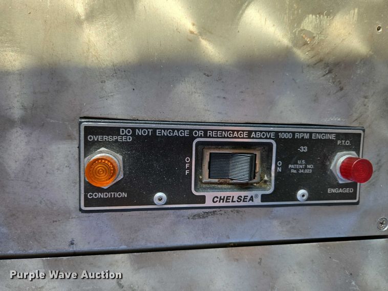 image for item EC4299 2000 Freightliner FL80 semi truck