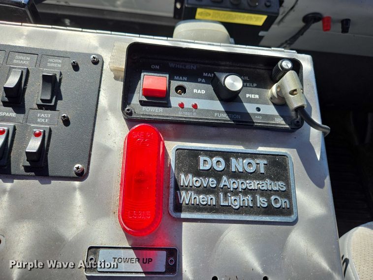 image for item EC4299 2000 Freightliner FL80 semi truck