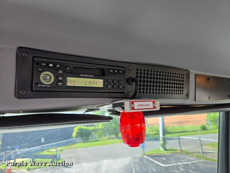 image for item EC4299 2000 Freightliner FL80 semi truck