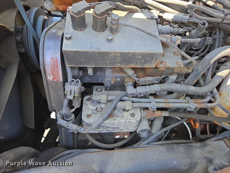 image for item EC4299 2000 Freightliner FL80 semi truck