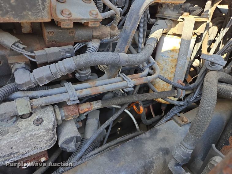 image for item EC4299 2000 Freightliner FL80 semi truck