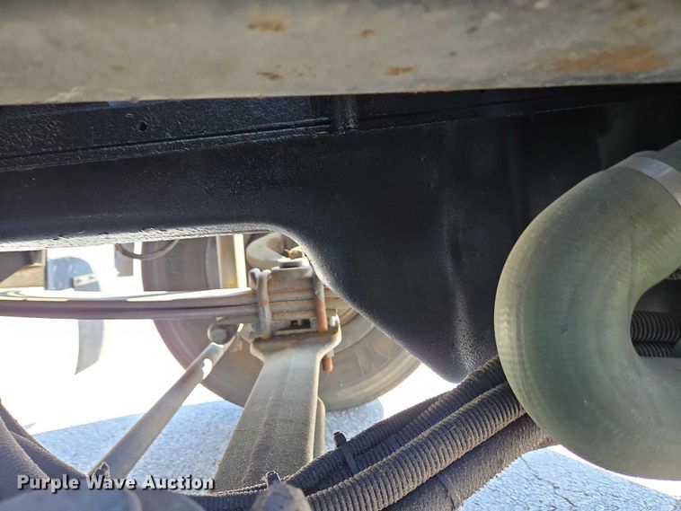 image for item EC4299 2000 Freightliner FL80 semi truck