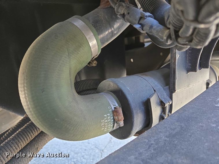 image for item EC4299 2000 Freightliner FL80 semi truck