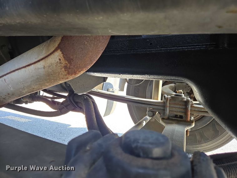 image for item EC4299 2000 Freightliner FL80 semi truck