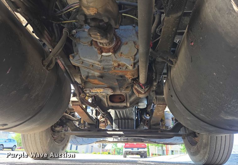 image for item EC4306 1999 Freightliner FLD120 semi truck