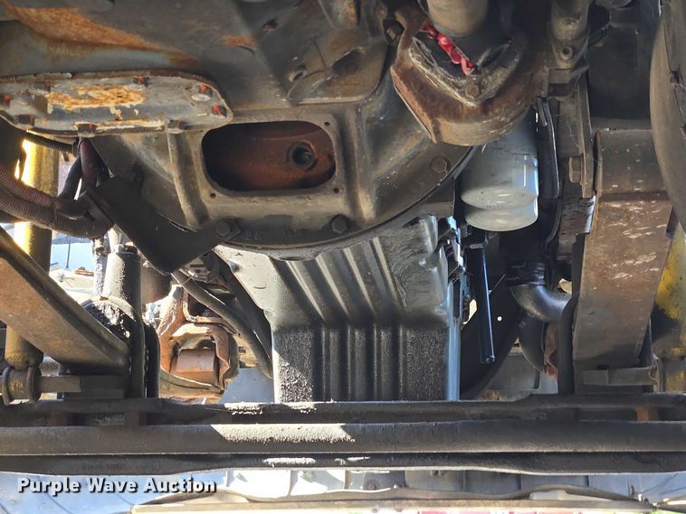 image for item EC4306 1999 Freightliner FLD120 semi truck