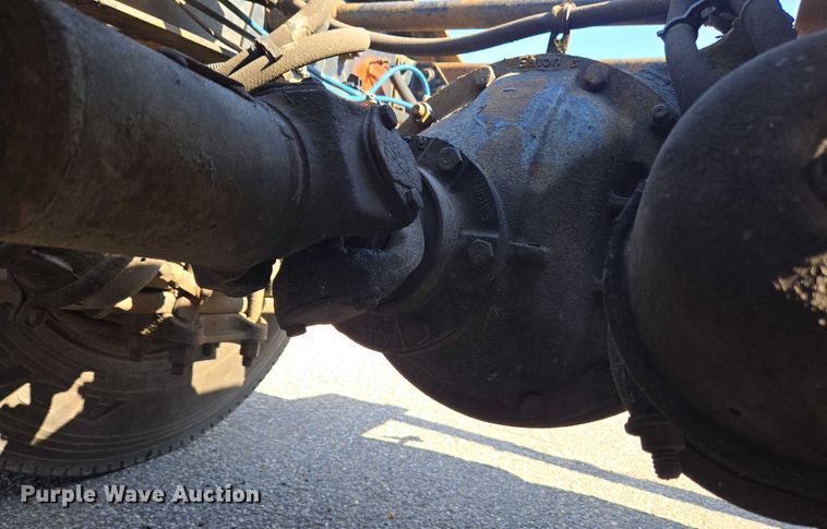 image for item EC4306 1999 Freightliner FLD120 semi truck