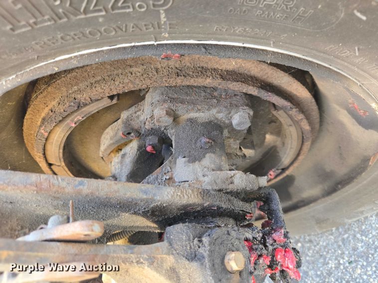 image for item EC4306 1999 Freightliner FLD120 semi truck