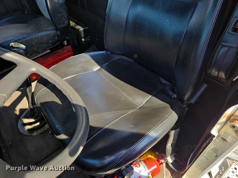 image for item EC4306 1999 Freightliner FLD120 semi truck