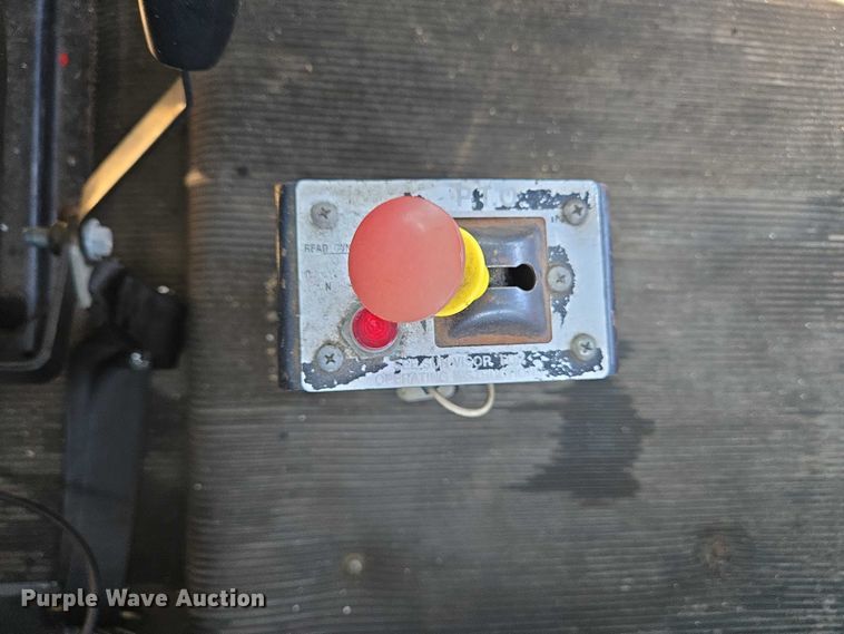 image for item EC4306 1999 Freightliner FLD120 semi truck