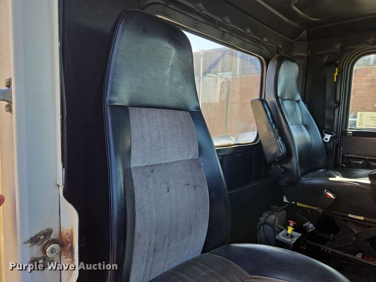 image for item EC4306 1999 Freightliner FLD120 semi truck