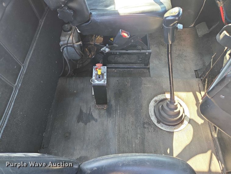 image for item EC4306 1999 Freightliner FLD120 semi truck