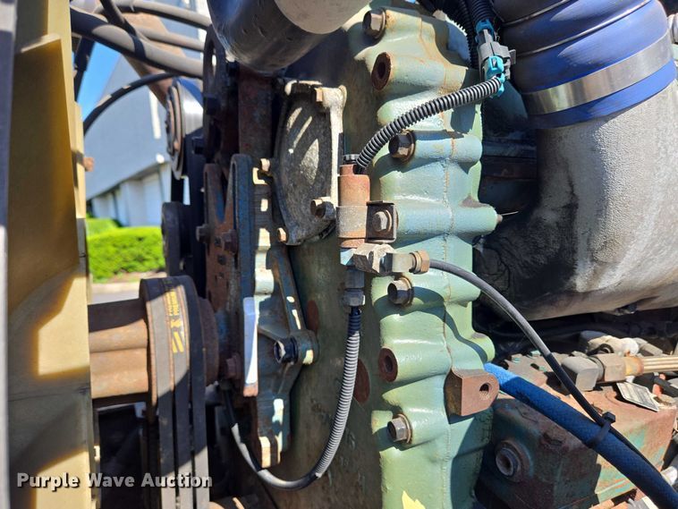 image for item EC4306 1999 Freightliner FLD120 semi truck