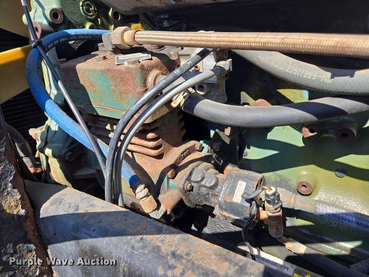 image for item EC4306 1999 Freightliner FLD120 semi truck