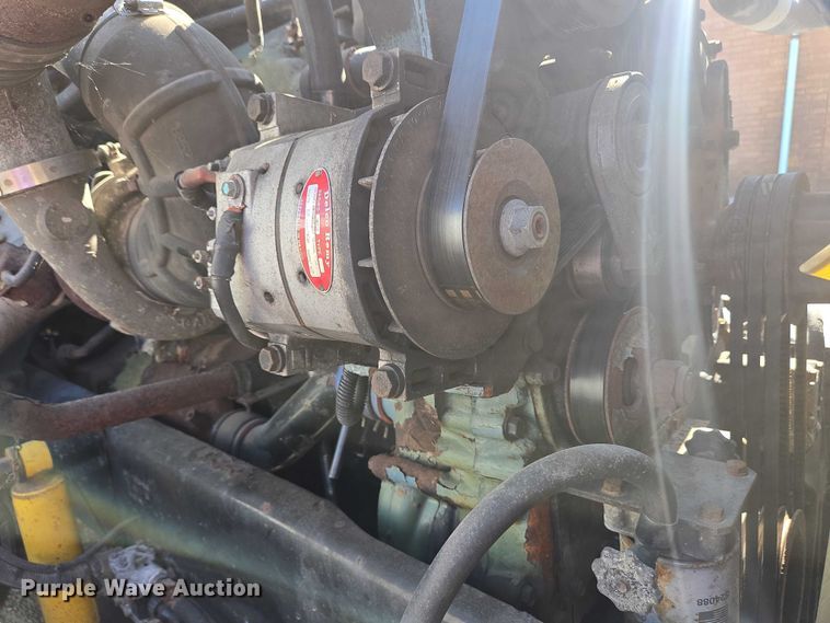 image for item EC4306 1999 Freightliner FLD120 semi truck