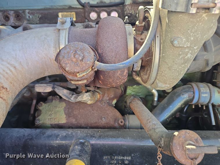 image for item EC4306 1999 Freightliner FLD120 semi truck