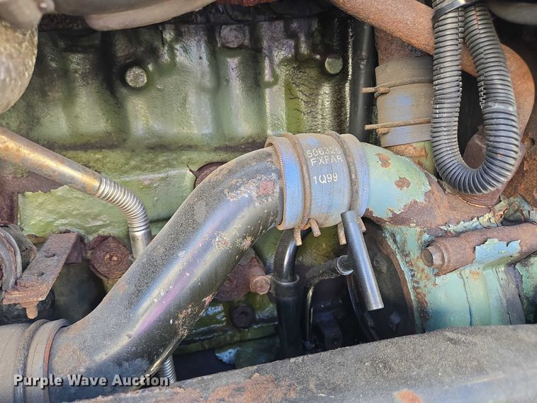 image for item EC4306 1999 Freightliner FLD120 semi truck