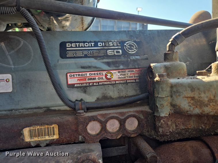 image for item EC4306 1999 Freightliner FLD120 semi truck