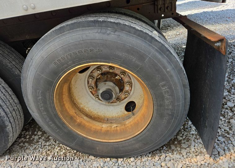 image for item EC4315 2001 Utility MFG S25 dry van trailer