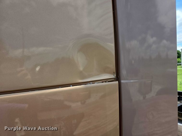 image for item EC4319 2006 Volvo Truck VNL semi truck