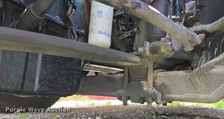 image for item EC4319 2006 Volvo Truck VNL semi truck