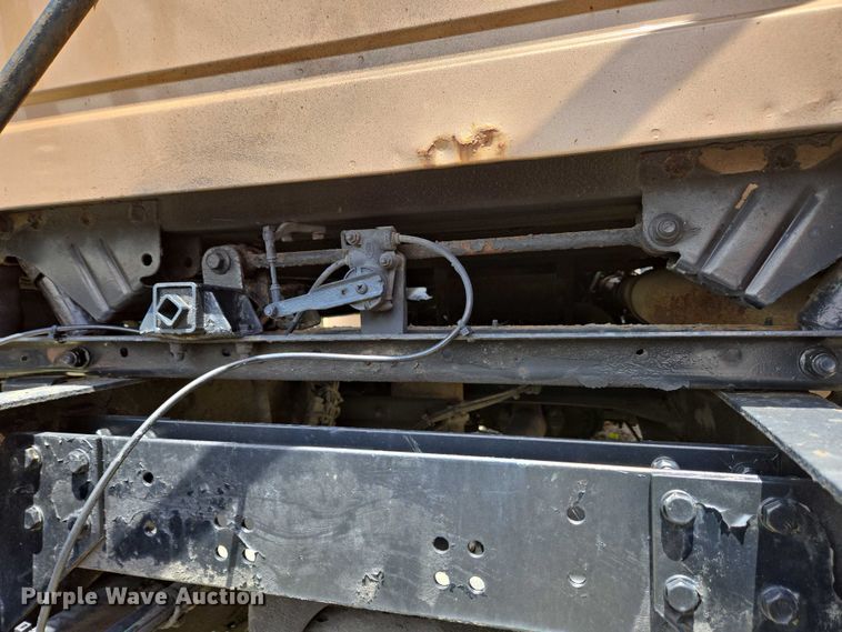 image for item EC4319 2006 Volvo Truck VNL semi truck