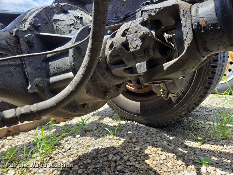 image for item EC4319 2006 Volvo Truck VNL semi truck