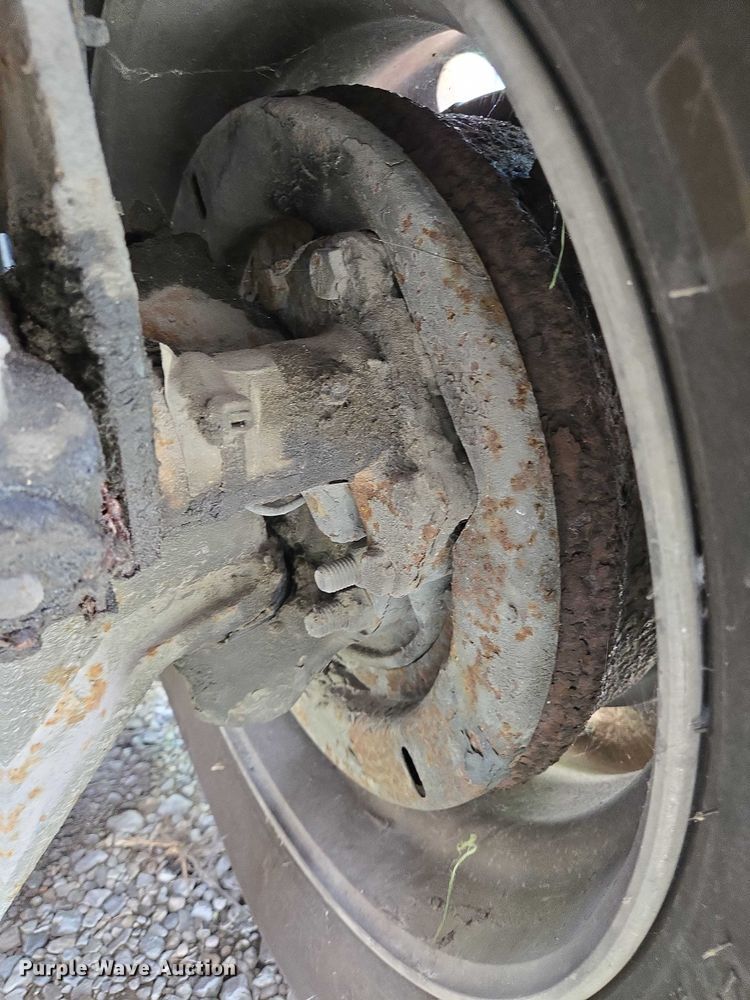 image for item EC4319 2006 Volvo Truck VNL semi truck