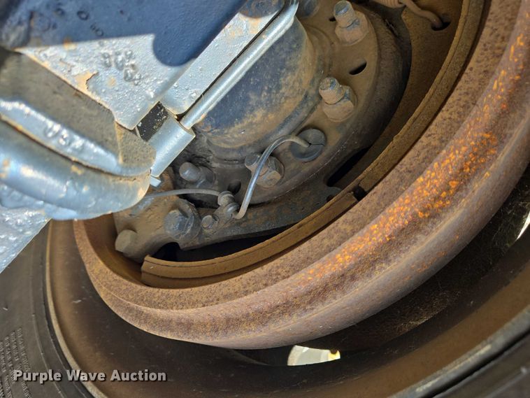 image for item EC4319 2006 Volvo Truck VNL semi truck