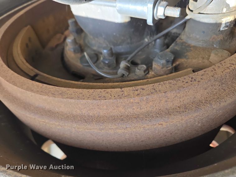 image for item EC4319 2006 Volvo Truck VNL semi truck