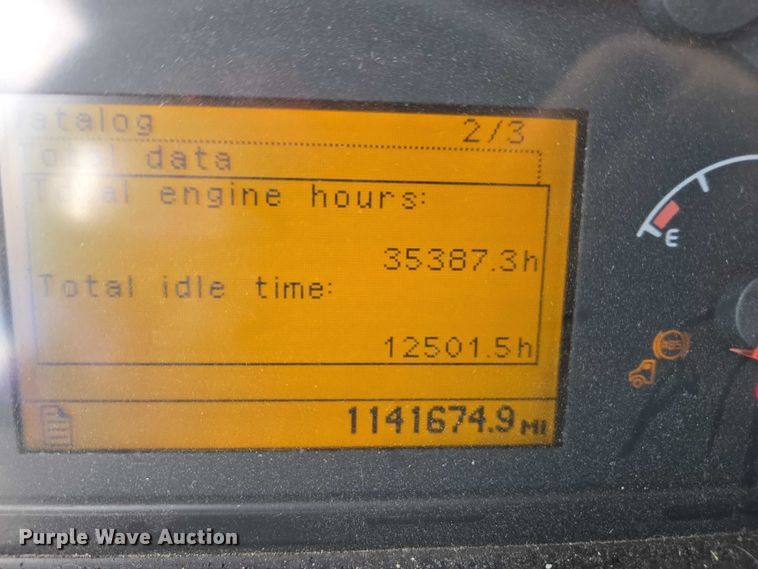 image for item EC4319 2006 Volvo Truck VNL semi truck