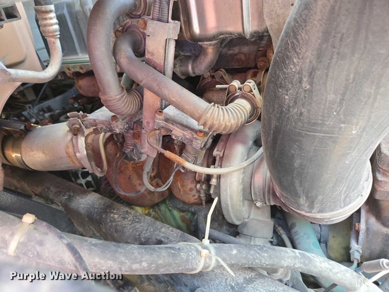 image for item EC4319 2006 Volvo Truck VNL semi truck