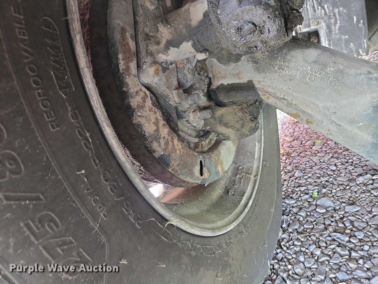 image for item EC4319 2006 Volvo Truck VNL semi truck